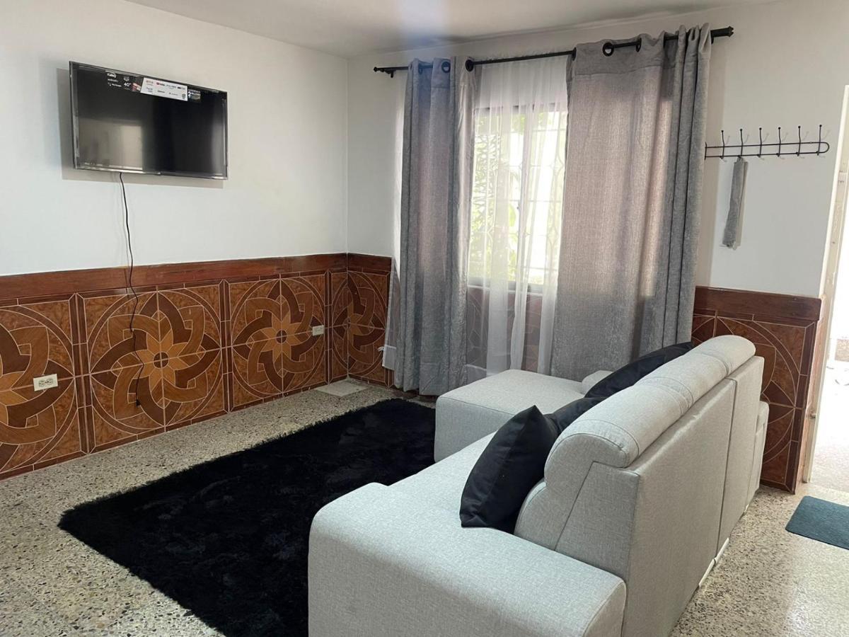Ferienwohnung Casa Al Frente Del Pueblito Paisa Medellín Exterior foto